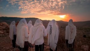 Mynian juifs dix assembée prière chelah lekha coucher soleil israel