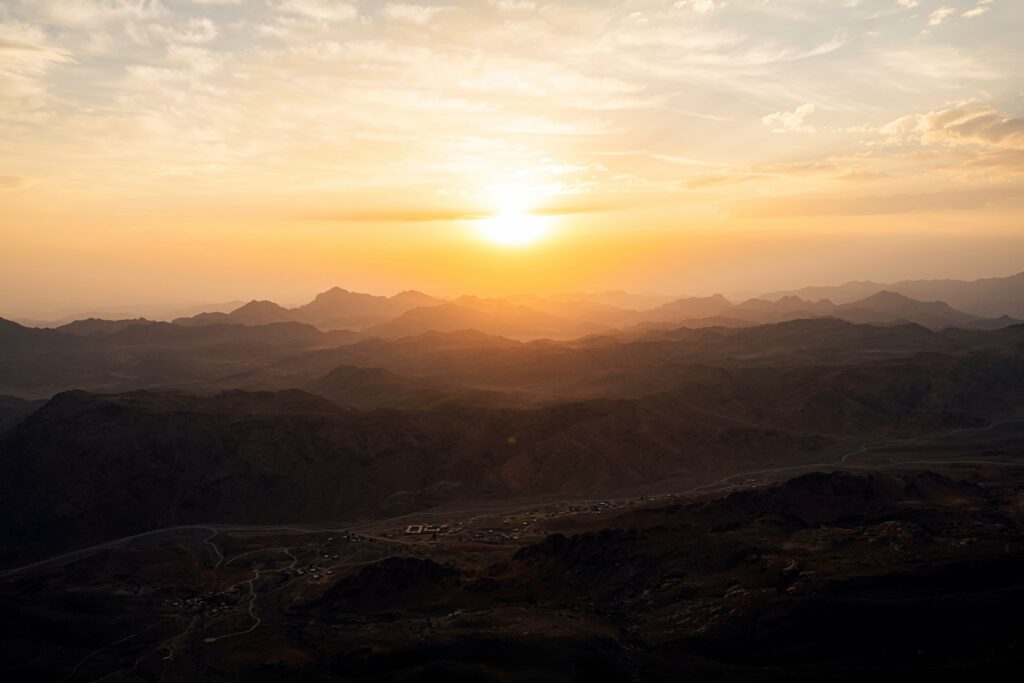 montagne biblique lever de soleil paysage abraham isaac roch ha chana