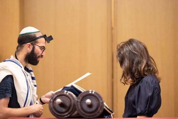 bat-mitsva-torah-massorti-rabbin-josh-weiner-paris-femmes