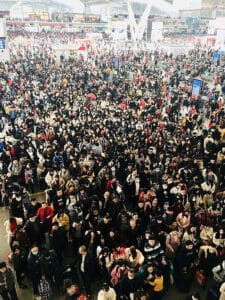 foule-humain-assemblee-pinhas