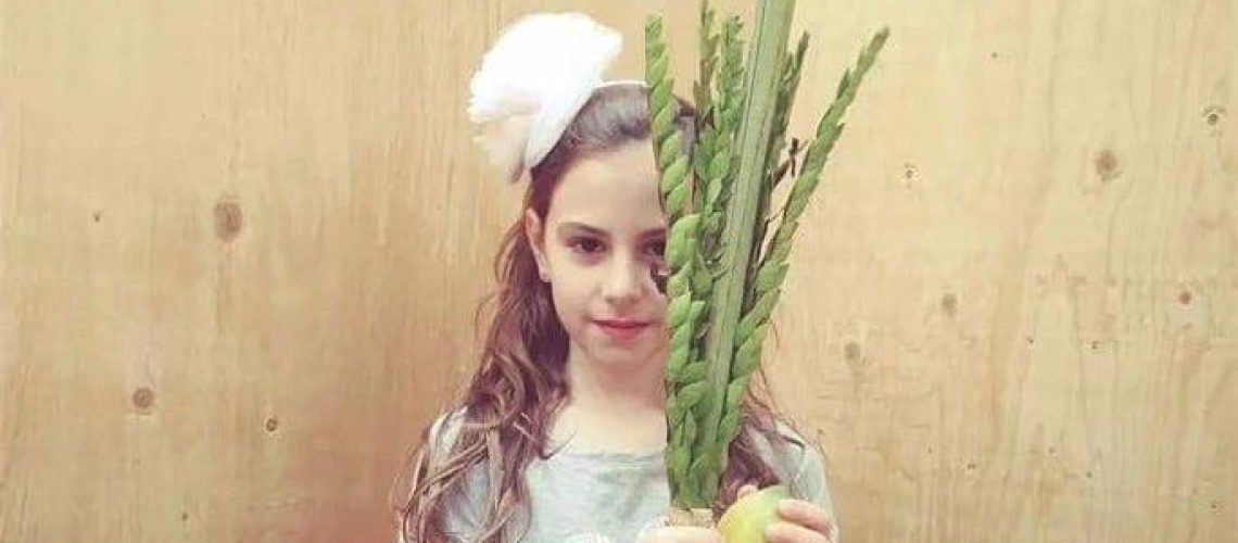 souccot-loulav-enfant-fetesjuives-massorti